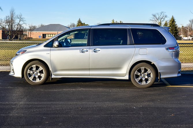 Private Transfer Between Boston Logan Airport and Boston City