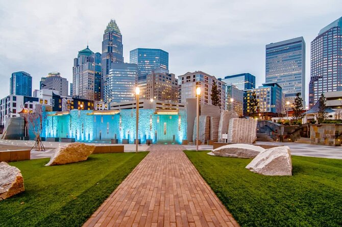 Private Transfer: Charlotte Douglas Airport CLT to Charlotte in Luxury SUV