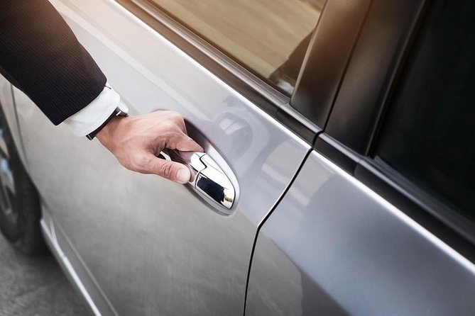 Private Transfer: Doha Airport (Doh) to Doha