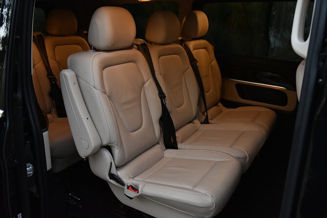 Private Transfer From Artemida/Porto Rafti/Spata to Athens-Ath-Pireaus-Suburbs