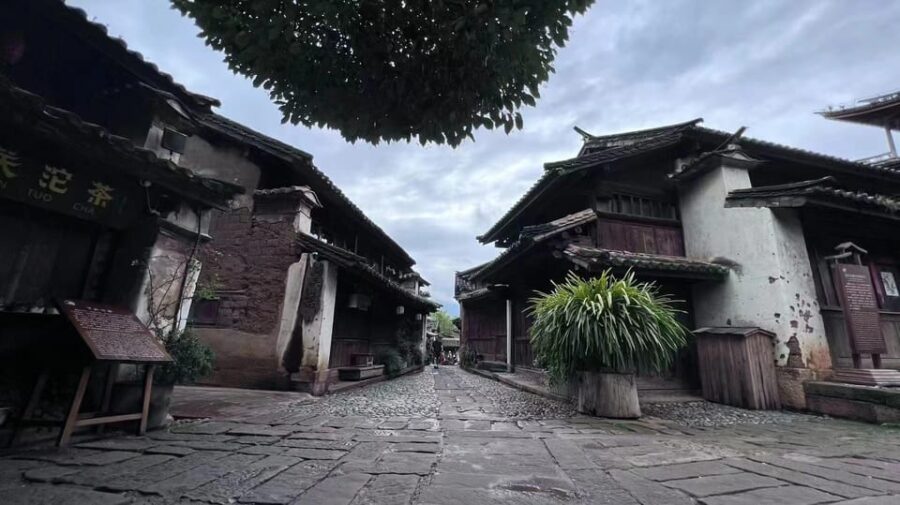 Private Transfer From Lijiang to Dali and Stops at Shaxi