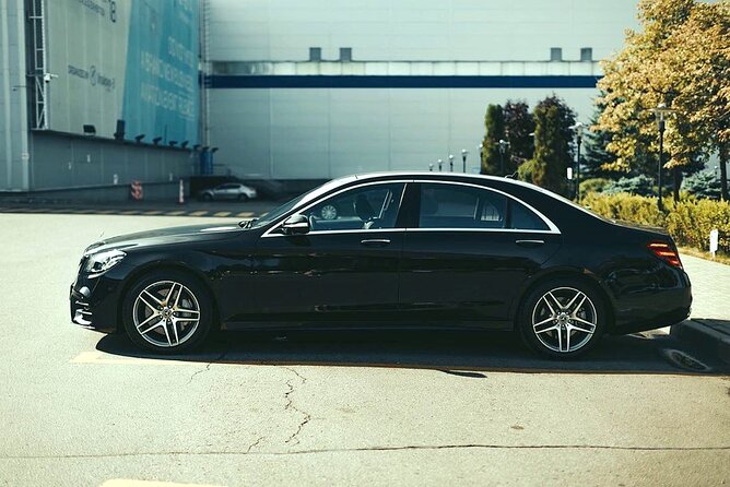 Private Transfer: London to Southampton Port by Business Car