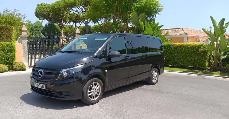 Private Transfer: Málaga to Faro/Lagos