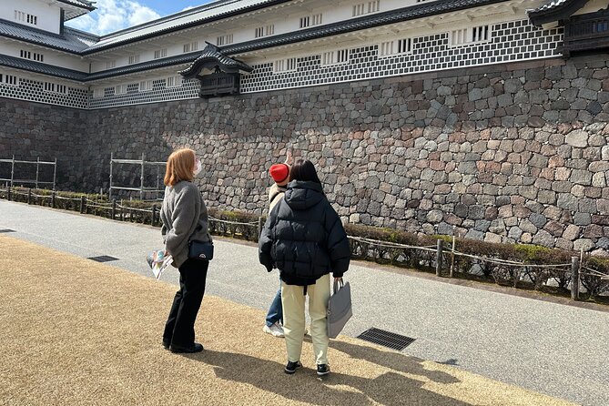 Private Walking Tour in Kanazawa With Local Guides - Tour Overview