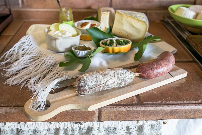 Professional 6 Wines Tasting With Regional Appetizers in a Local’S Home – Verona