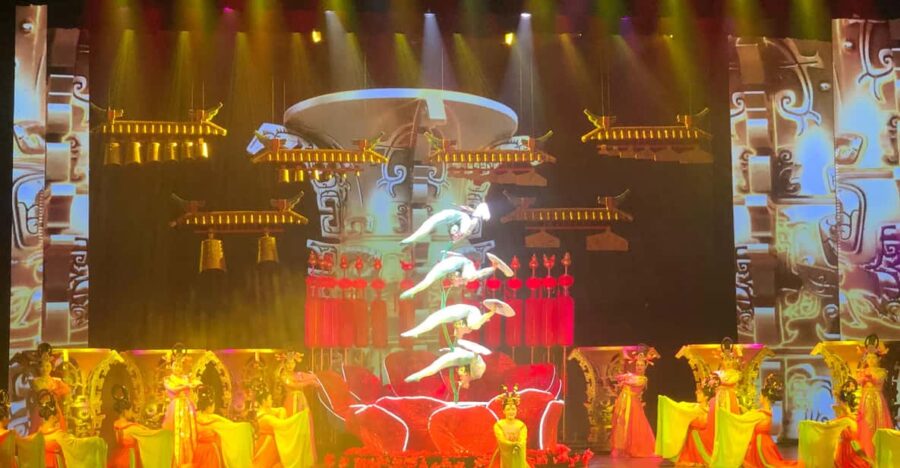 Red Theatre Beijing Acrobatics Show With Hotel Transfer
