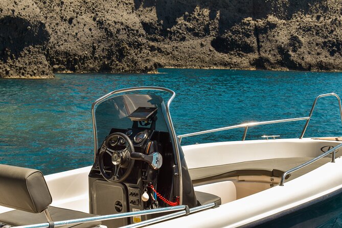 Rent a Boat With 30/50hp Engine in Santorini Without a License - Meeting Location Details