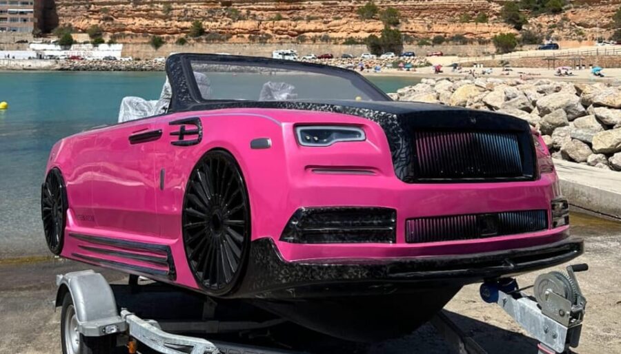 RENT a Pink Rolls Royce Waterboat Car in Mallorca - Overview of the Rental