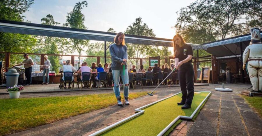Rotterdam: 18-Hole Mini-Golf Game