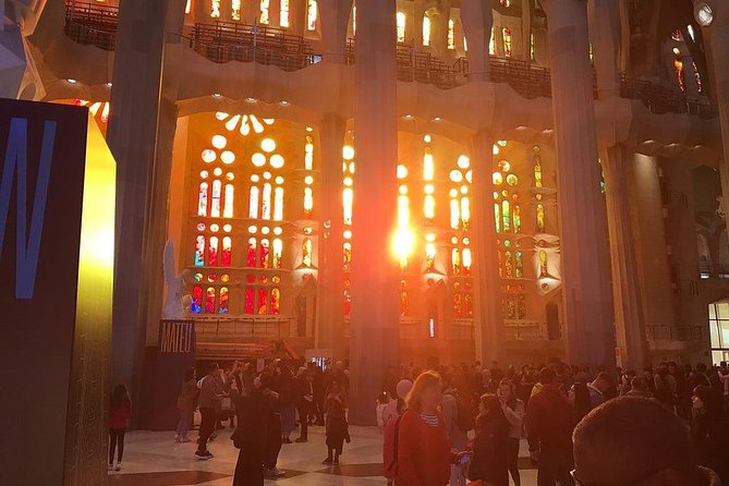 Sagrada Familia Direct Access : Premium Guided Tour With Ticket