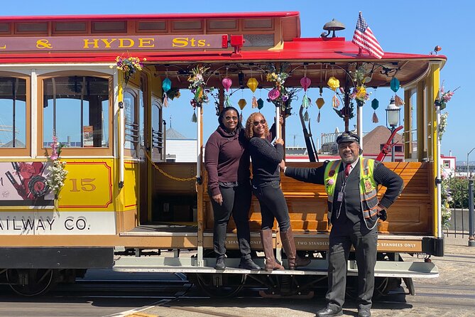 San Francisco Top Sights Private Tour With a Luxury Tesla