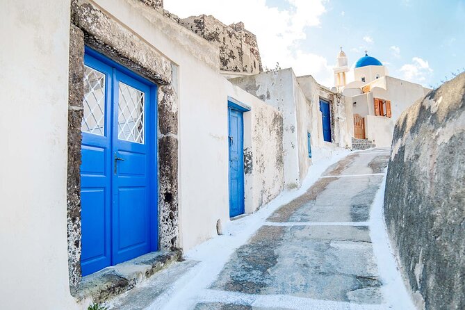 Santorini Island Private Transfers From and To Airport/Port