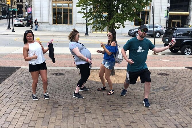 Scavenger Hunt in Chicago by Wacky Walks
