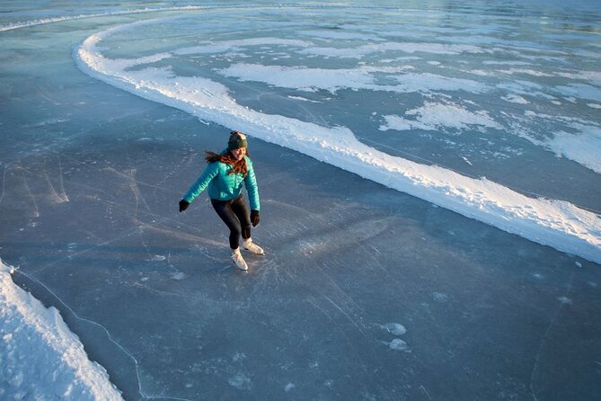Scenic Anchorage Ice Skating and Picnic Experience