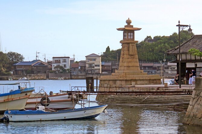 Sea Kayak Tour to the History of Tomonoura in the Seto Inland Sea