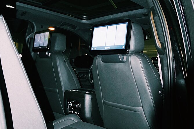 Seattle Round Trip Chauffeur Driven Transport by Executive SUV