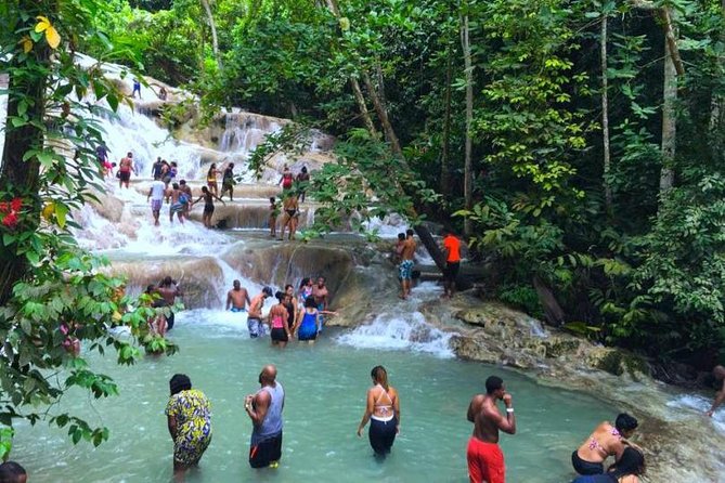 Shared Dunns River and Blue Hole Tour From Ocho Rios