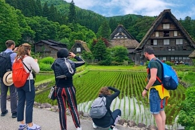 Shirakawago Day Trip: Government Licensed Guide & Vehicle From Takayama - Tour Overview