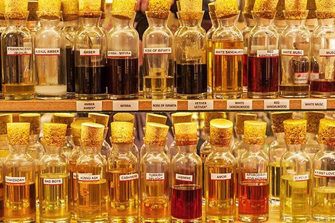 Shopping Private Tour to Papyrus Perfume Bazaars Cotton