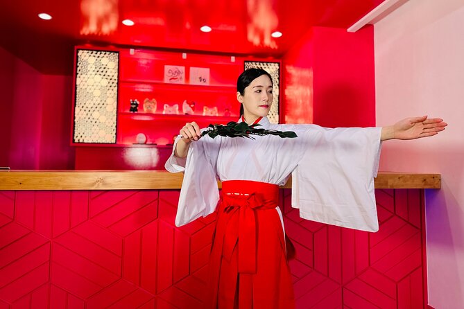 Shrine Maiden Ceremonial Dance Experience in Tokyo Asakusa
