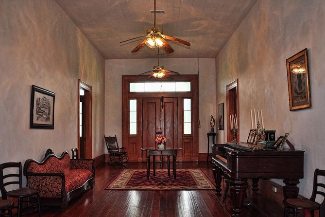 Small-Group Laura and Whitney Plantation Tour From New Orleans