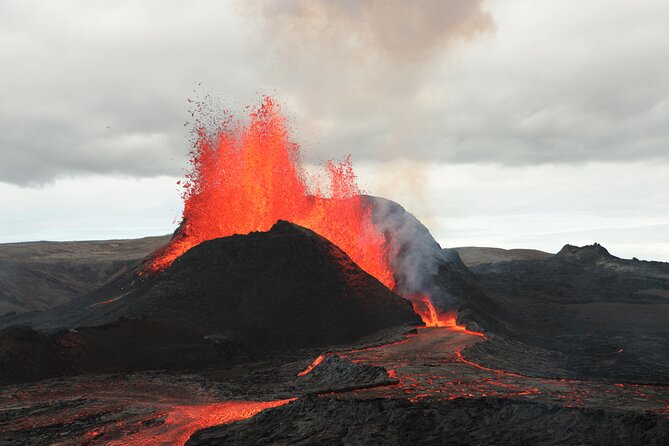 Small Group Private Volcano Hike With Lunch
