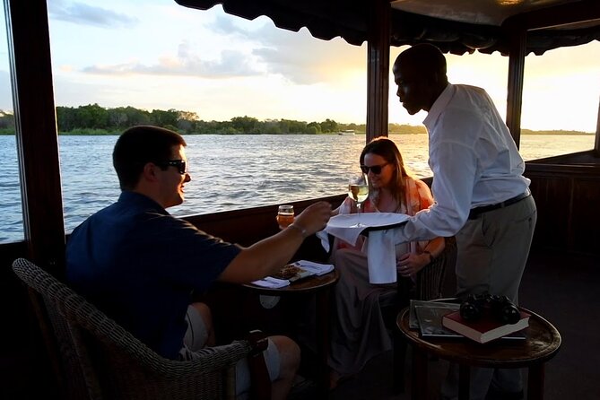 Small Group: Sunrise to Sunset Safari Experience