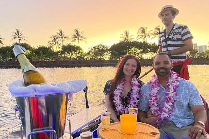 Small Group Venetian Gondola Cruise in Waikiki With Pastries