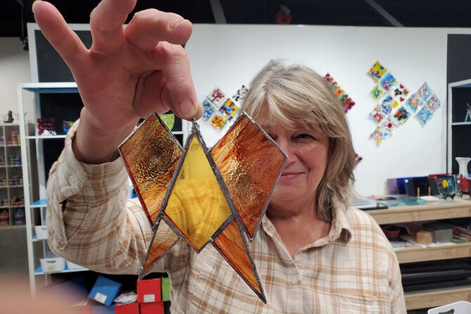 Stained Glass Magic Class in Everett Review - Location and Accessibility