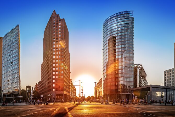 Stories of Berlin – Walking Tour for Couples
