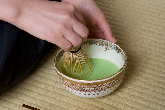 Tea Ceremony Experience & Nishiki Market Walking Tour