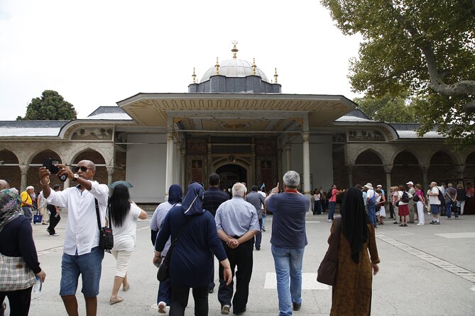 Topkapı Palace and Harem With Live Guide