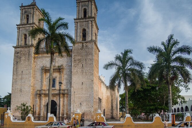 Tour Chichen Itza, 2 Cenotes, and Valladolid From Cancun