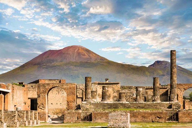Transfer From Rome to Amalfi Coast With Stop in Pompeii (Guided Tour Included)