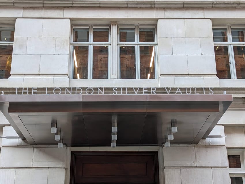 Turmoil, Templars, Oliver Twist: Londons Squalor & Splendor