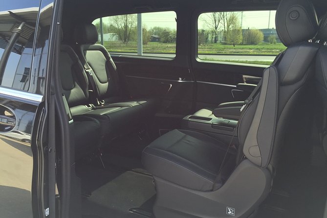 VAN Private Transfer: Krakow Airport – Krakow City