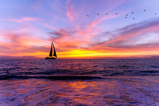 Waikiki Private Sunset Sail Romantic and Private