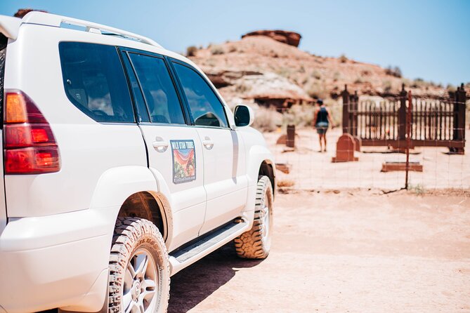 Zion 4×4 Backcountry Tour With Petroglyphs