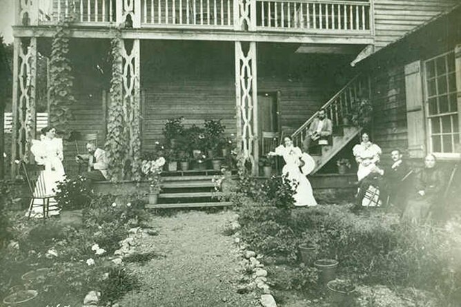 2-Hour Helen Haunts and History Walk Tour - Tour Overview