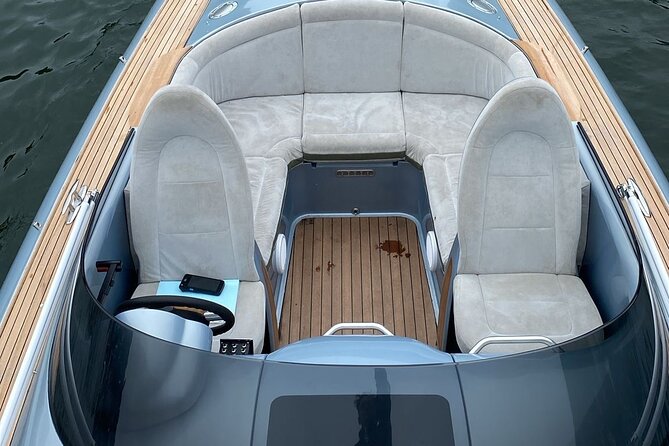 1 Hour by Classic Speedboat on Lake Como - Meeting and Pickup Information