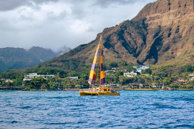 1-Hour Diamond Head Sail of Waikiki Beach - Complimentary Drinks