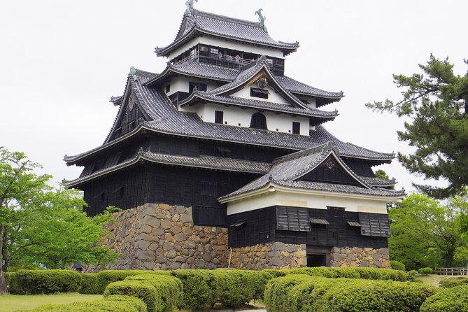 2-Day One Way Minibus Tour Around IZUMO From KOKURA to HIROSHIMA - Minibus and Tour Guide