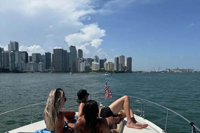 2 Hour Serenity and Scenic Yacht Tour With Champagne - Meeting and Pickup