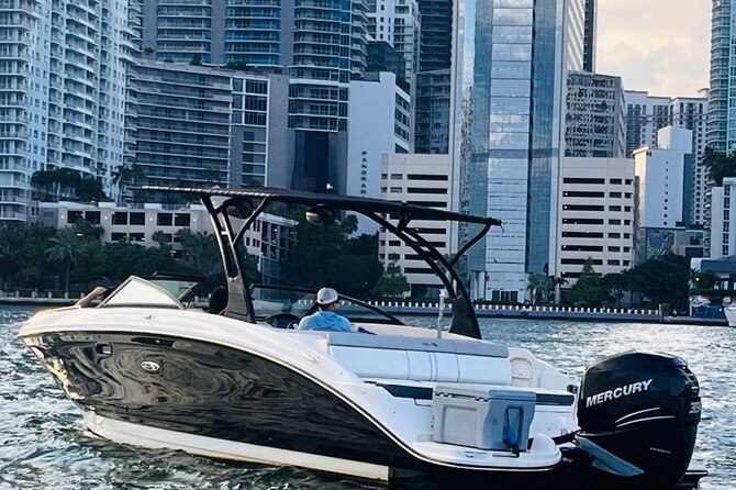 2-Hours Private Miami Boat Tour With Champagne - Tour Experience and Amenities