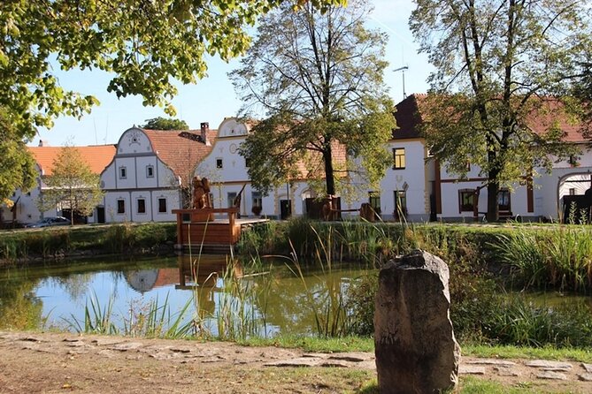 3h ALL-IN Czech Xmas Dinner, Castle Interior & Hot Wine Tour - Inclusions