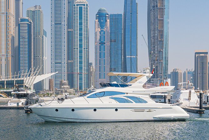 3hr Yacht- Palm Jumeirah With FREE Snacks and 30 Min Seabob - Included Amenities