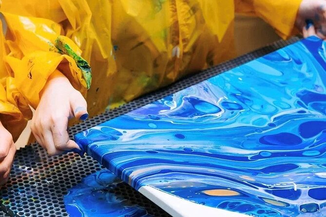40 Minutes Private Fluid Art Class in Los Angeles - Included Materials