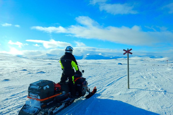 5-Day Snowmobile Expedition in Swedish Lapland - Crossing the Magical Arctic Circle