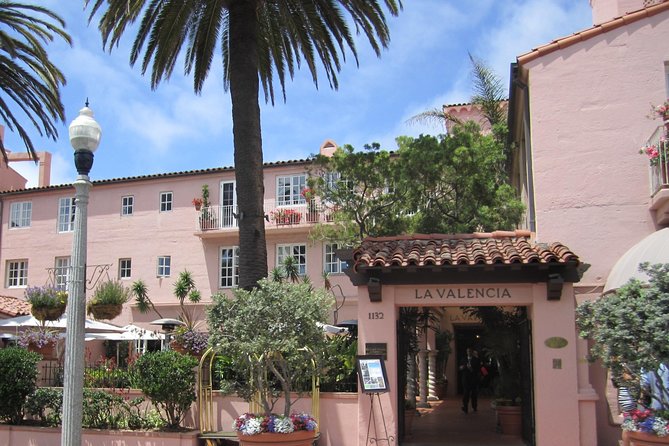 A Local's Guide to La Jolla's Sights: A Self-Guided Urban Stroll - Delighting in La Jollas Vibrant Art Scene