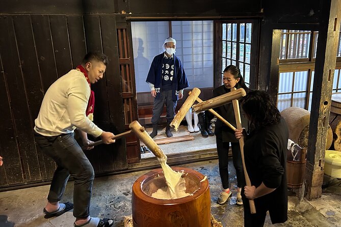 A Luxury Tour of One of Niigata's Historic Treasured Residences - Discovering the Marvels of Mochi Pounding